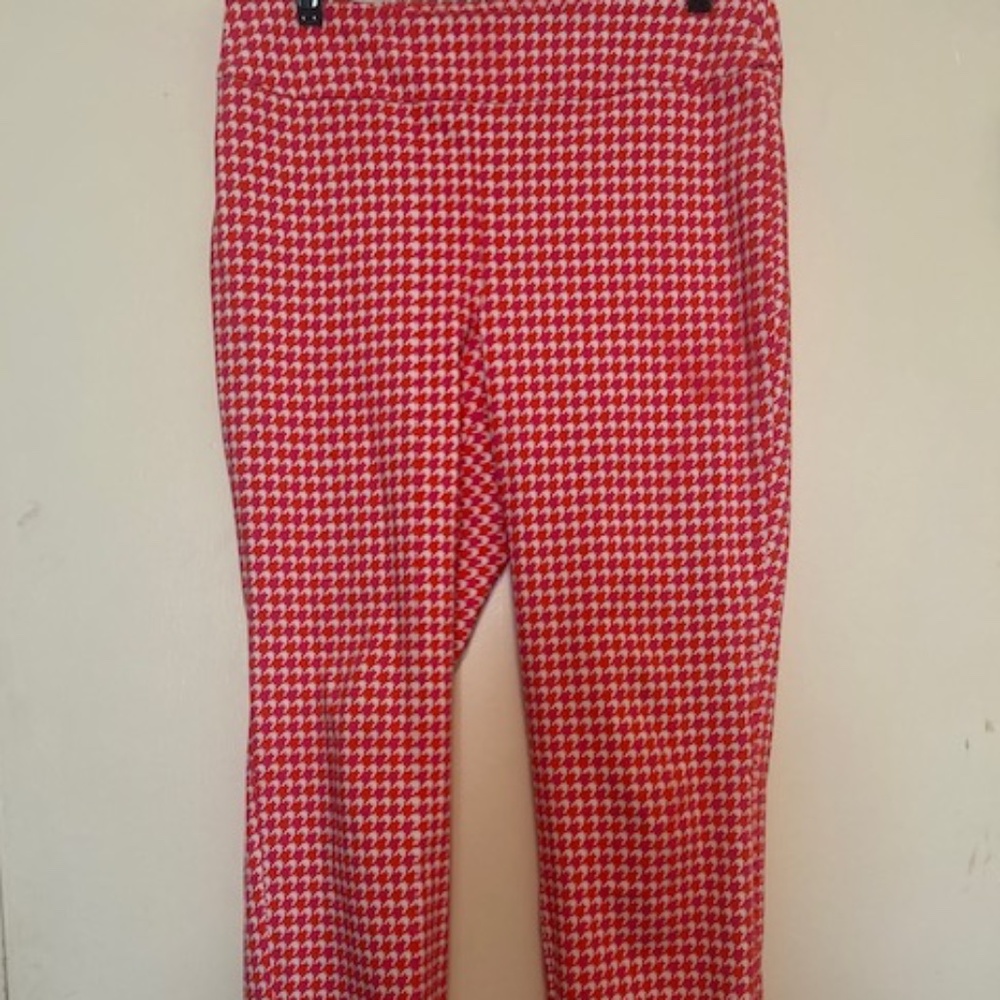 Women’s Straight Leg Pants in Pink Houndstooth